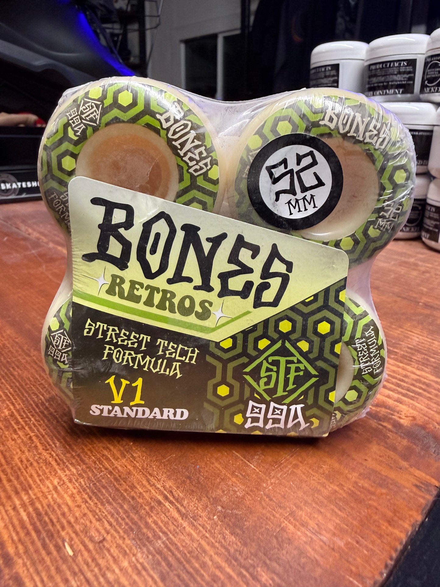 BONES STF V1 Square Logo 54mm 99a Skateboard Wheels