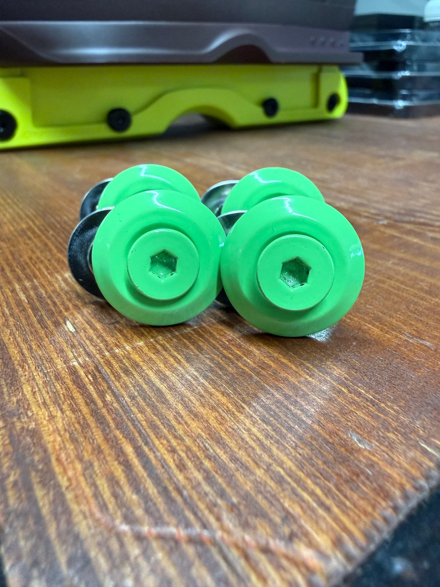 Them Skates 909 Cuff hardware (JSR Green)